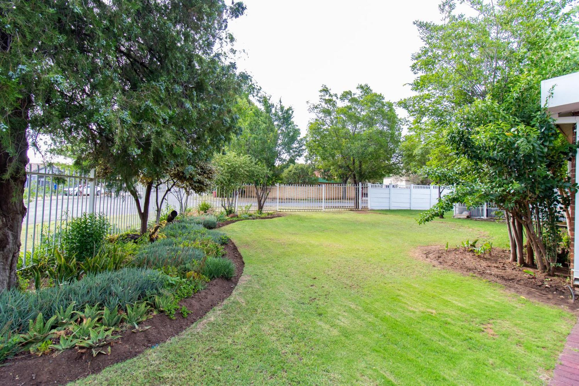 Gastehuis 17 Bloemfontein Exterior foto