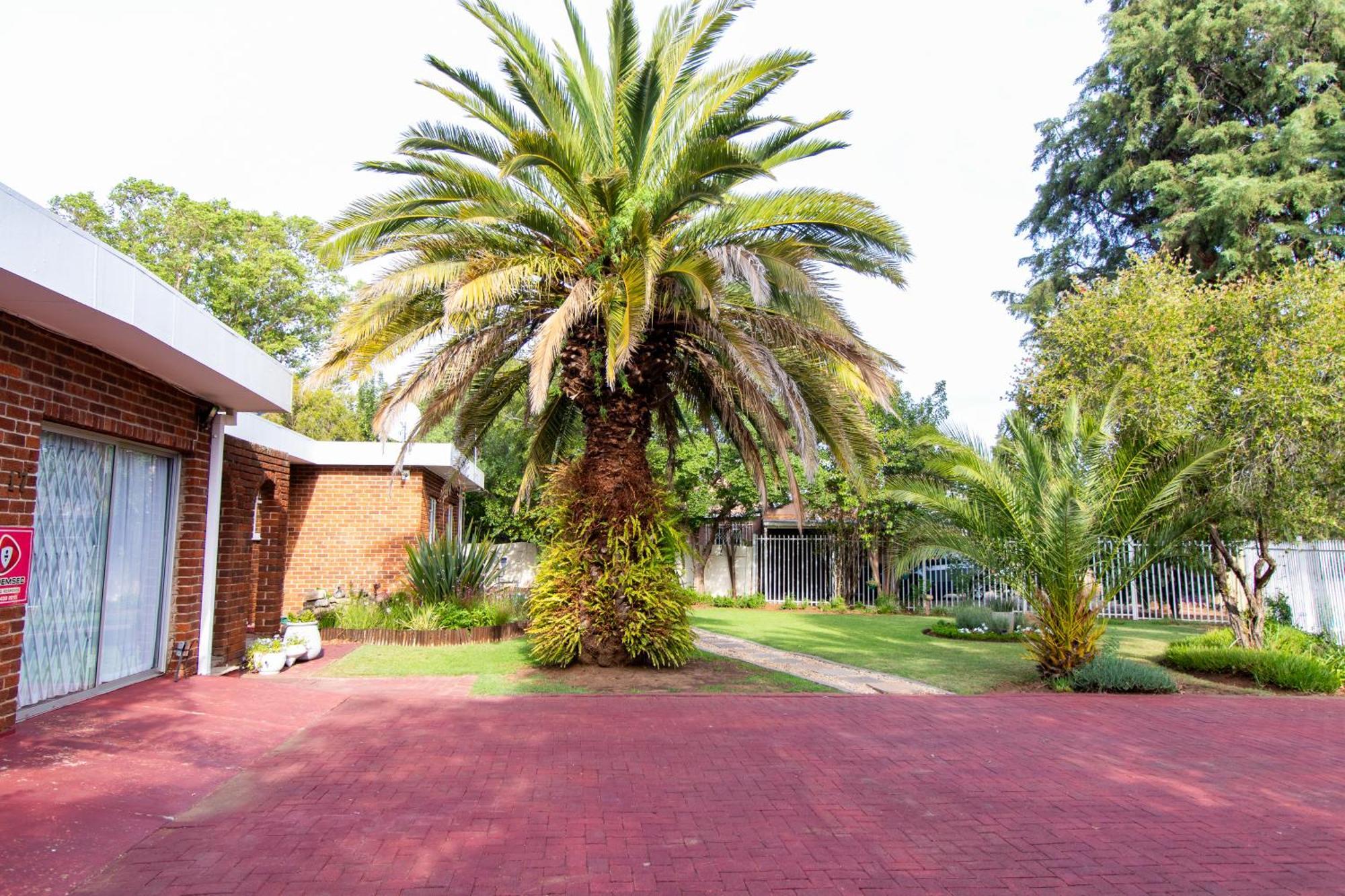 Gastehuis 17 Bloemfontein Exterior foto