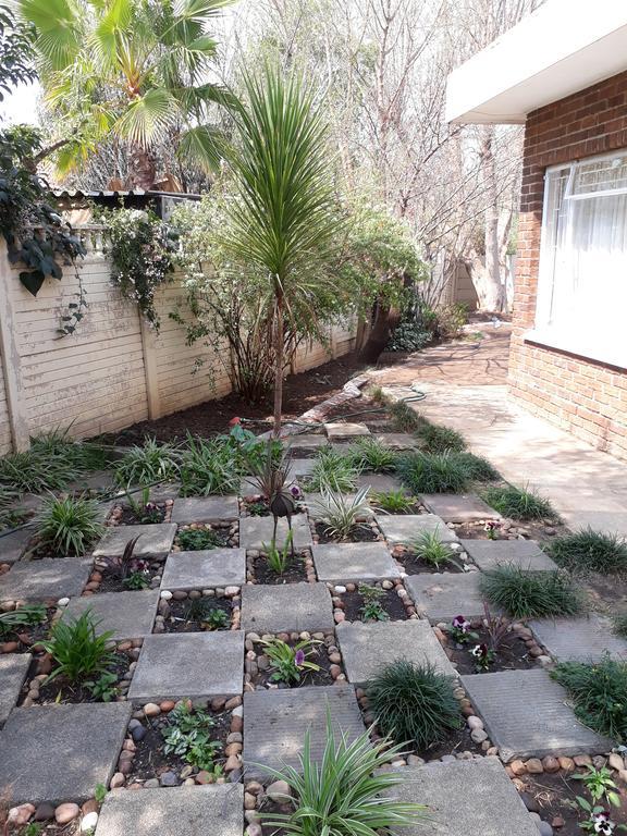 Gastehuis 17 Bloemfontein Exterior foto